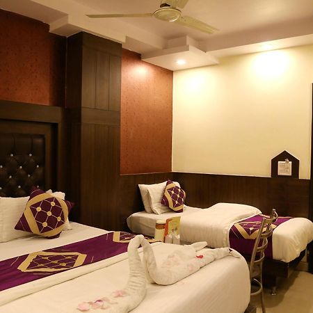 Hotel Shivam International - A Well Hygiene Property All Staff Vaccinated " Нью-Дели Экстерьер фото