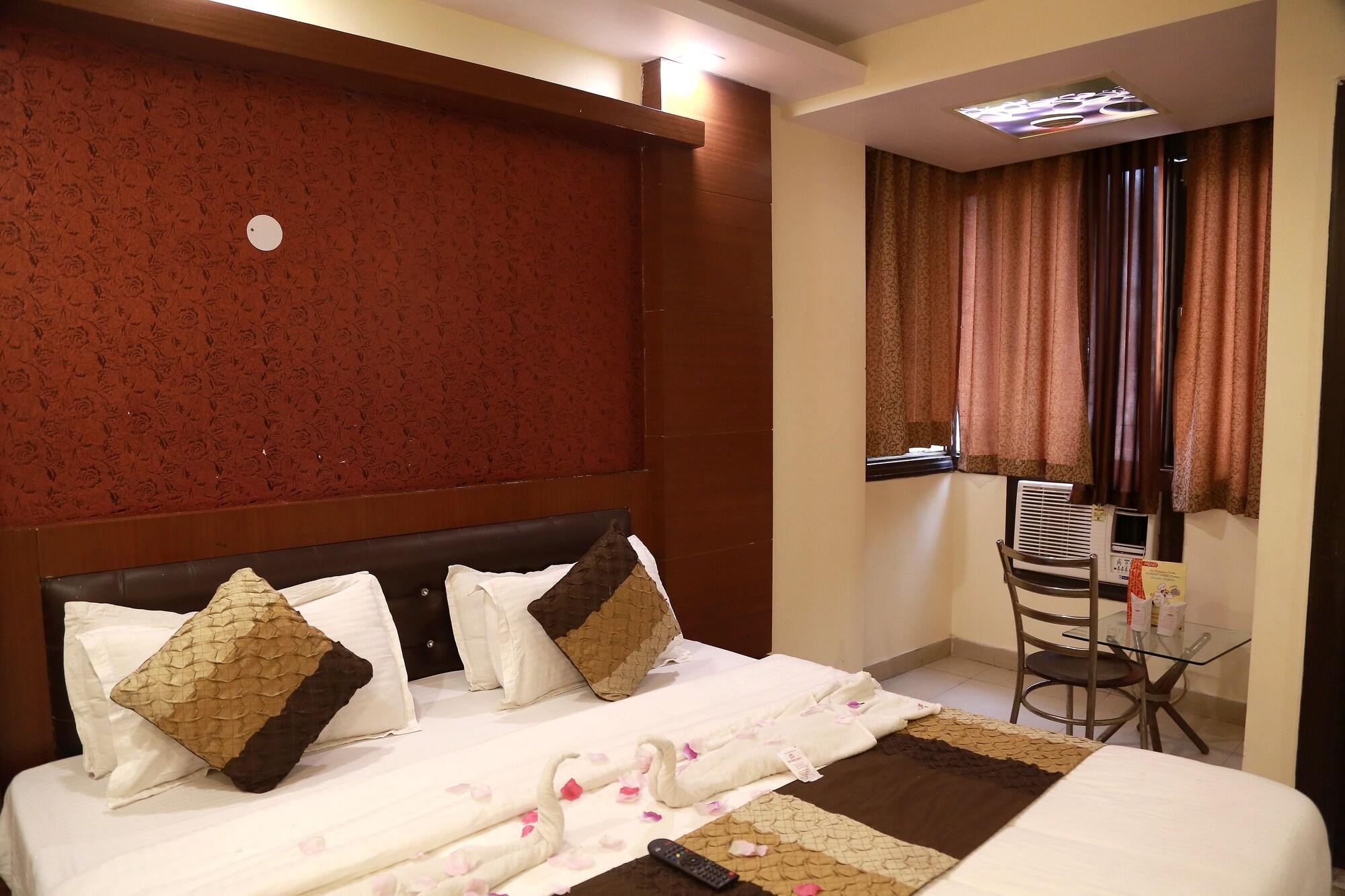 Hotel Shivam International - A Well Hygiene Property All Staff Vaccinated " Нью-Дели Экстерьер фото