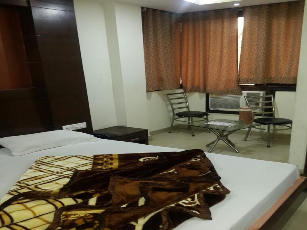 Hotel Shivam International - A Well Hygiene Property All Staff Vaccinated " Нью-Дели Экстерьер фото
