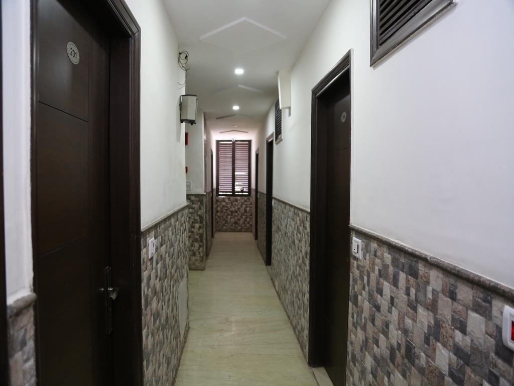 Hotel Shivam International - A Well Hygiene Property All Staff Vaccinated " Нью-Дели Экстерьер фото