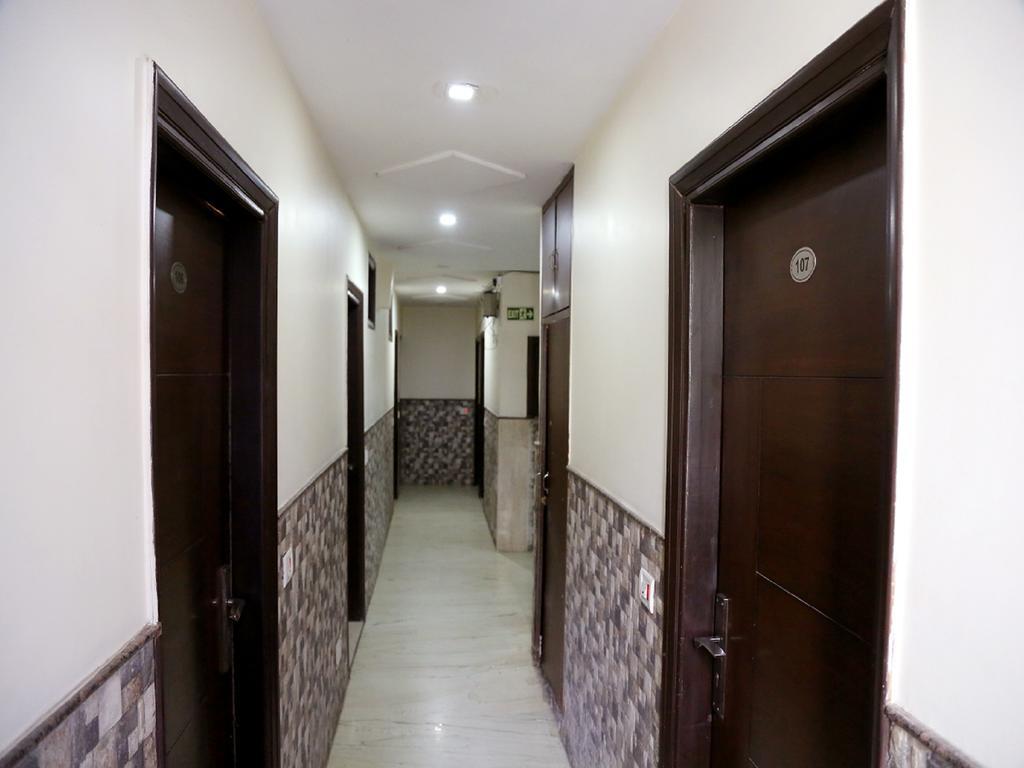 Hotel Shivam International - A Well Hygiene Property All Staff Vaccinated " Нью-Дели Экстерьер фото